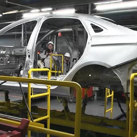 Стартовало производство обновленной Lada Vesta